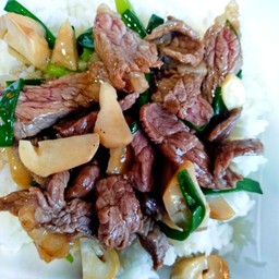 ข้าวราดเนื้อน้ำมันหอย