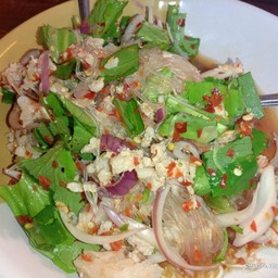 ยำวุ้นเส้น +หมูสับ ใส่เห็ดด้วยค่ะ