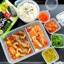 Set แซลมอน+หมึกสด (เครื่องเคียงครบชุด)