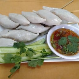 ต้มเลือดหมู บ้านกลิ่นจันทร์ (ลูกชิ้นทอด)