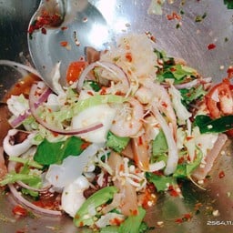 ยำเล็บมือนาง