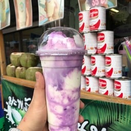มะพร้าวปั่นนมสดเผือก