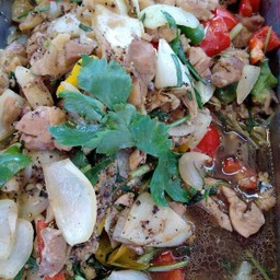 ไก่ผัดพริกไทยดำ