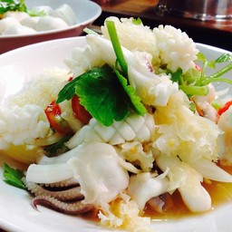 ยำหมึกสด