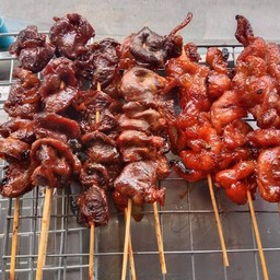 ไก่ย่างตุ๊กตำแซ่บ,ข้าวกะเพราเเซ่บ