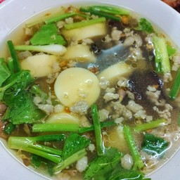 แกงจืดเต้าหู้หมูสับสาหร่าย