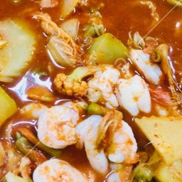 แกงส้มผักรวมใส่กุ้ง