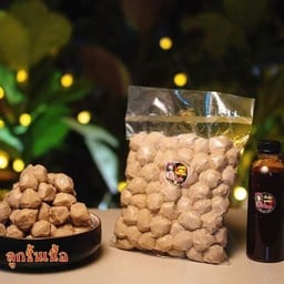 ร้านลูกชิ้นเจ๊ก้อย สาขาตลาดท่องเที่ยวศีรษะทอง ตลาดท่องเที่ยวศีรษะทอง