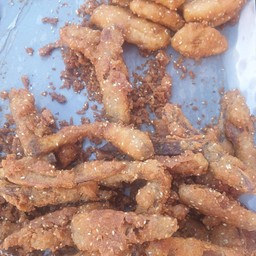 เอ๋ กล้วยทอด - หน้าวัดหลักร้อย