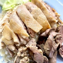 ข้าวมันไก่ต้ม+เครื่องใน
