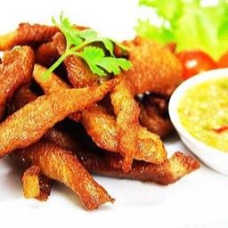 คอหมูทอดน้ำปลา
