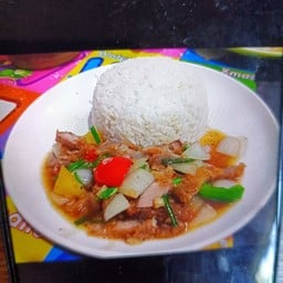 ผัดพริกไทยดำราดข้าว