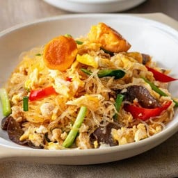 วุ้นเส้นผัดไข่เค็ม