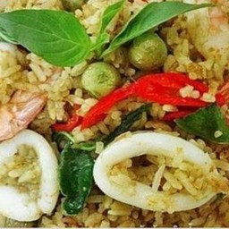 ข้าวผัดแกงเขียวหวานทะเล