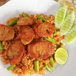 ข้าวผัดน้ำพริกตาแดง ไส้อั่ว