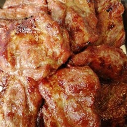 คอหมูย่างครึ่งกิโล