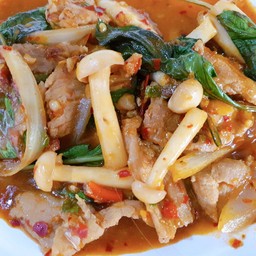 ข้าวราด เห็ดญี่ปุ่นผัดหมูชิ้น น้ำพริกเผา