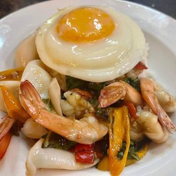 กะเพราทะเล+ไข่ดาว