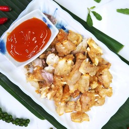 จระเข้ทอดกระเทียม