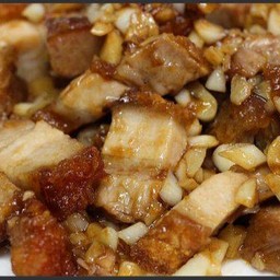 ข้าวหมูกรอบกระเทียม