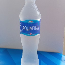 น้ำดื่ม อควาฟิน่า 550 มล.