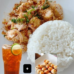 (เซทปีใหม่)ข้าวยำไก่แซ่บ+ชามะนาว+ลูกชิ้นปิ้ง