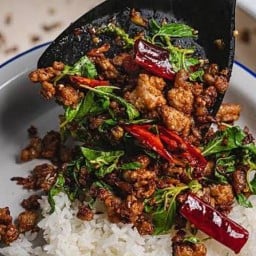 อาหารตามสั่งจานด่วน - ร้านกลางซอย อาหารตามสั่งพหลโยธิน52
