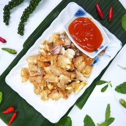 กระดูกอ่อนจระเข้ทอดกระเทียม