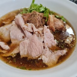 กต หมูตุ๋น หมูสด