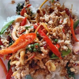 หมูสับผัดขี้เมาราดข้าวไข่ดาว