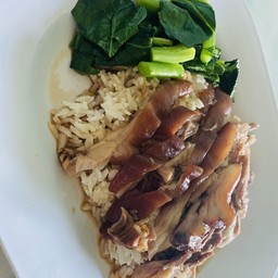 ข้าวขาหมู กำแพง ไม่มีสาขา