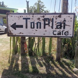 Tonplai Cafe'