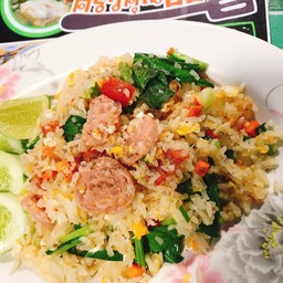 ข้าวผัดแหนม