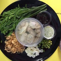 ร้านยำPimk           ตรงข้าม หน้าเซเว่น บรรนจงเฮ้า