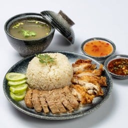 ข้าวมันไก่ทอดผสมหมูอบ