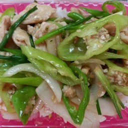 ผัดพริกหยวกราดข้าว