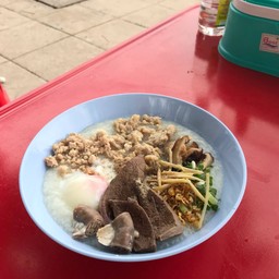 ข้าวต้มเครื่องใน