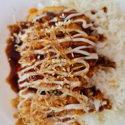ข้าว+สะโพกไก่ ราดซอสทาโกะยากิ