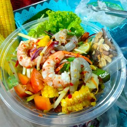 ยำมะม่วงข้าวโพดกุ้ง2น้ำ(กุ้งสด+กุ้งสุก)