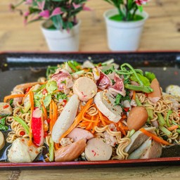 ยำมาม่ารวม