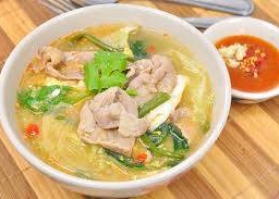 สุกกี้น้ำหมู/ไก่/กุ้ง/ปลาหมึก