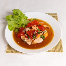 ยำปลาร้าไส้กรอกไข่แดงเค็ม.