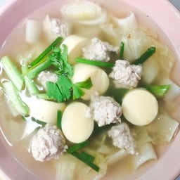 แกงจืดผักกาดขาวเต้าหู้หมูสับ