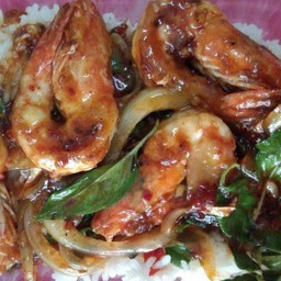 ผัดน้ำพริกเผาราดข้าว