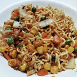 มาม่าญี่ปุ่นผัดหมาล่าผักสามสี