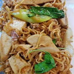 ผัดกะเพรามาม่าหมู