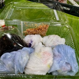 คุณปุ่นสาคู-ข้าวเกรียบปากหม้อ ตลาดสดปทุมธานี