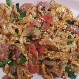 แหนมผัดไข่ ราดข้าว