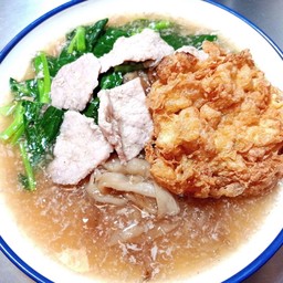 ราดหน้าไข่เจียวกรอบ