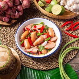 ยำไส้กรอก